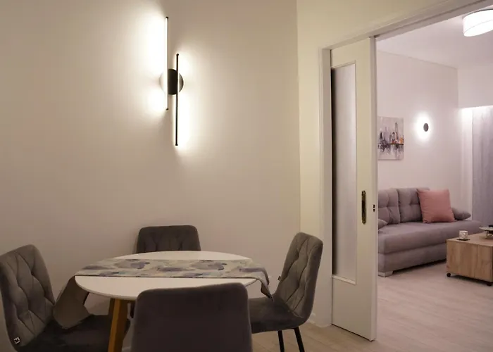 Bright & Cozy Apartment, Athens