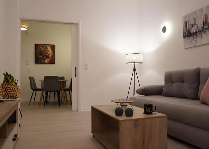 Bright & Cozy Apartment, Athens