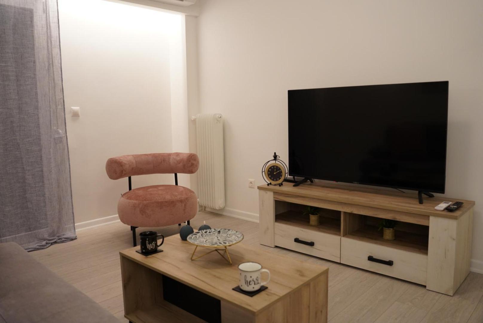 Apartment Bright & Cozy Apartment,